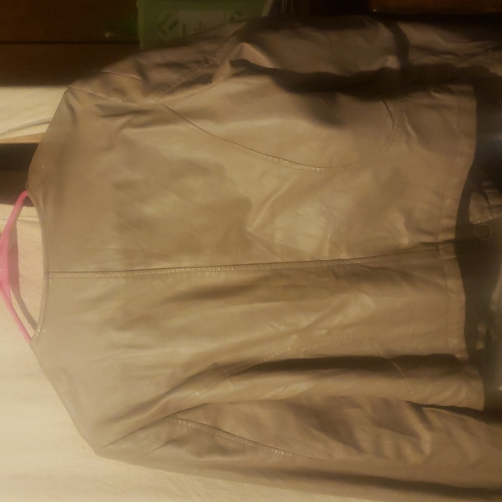 Tan jacket - Picture 2 of 3